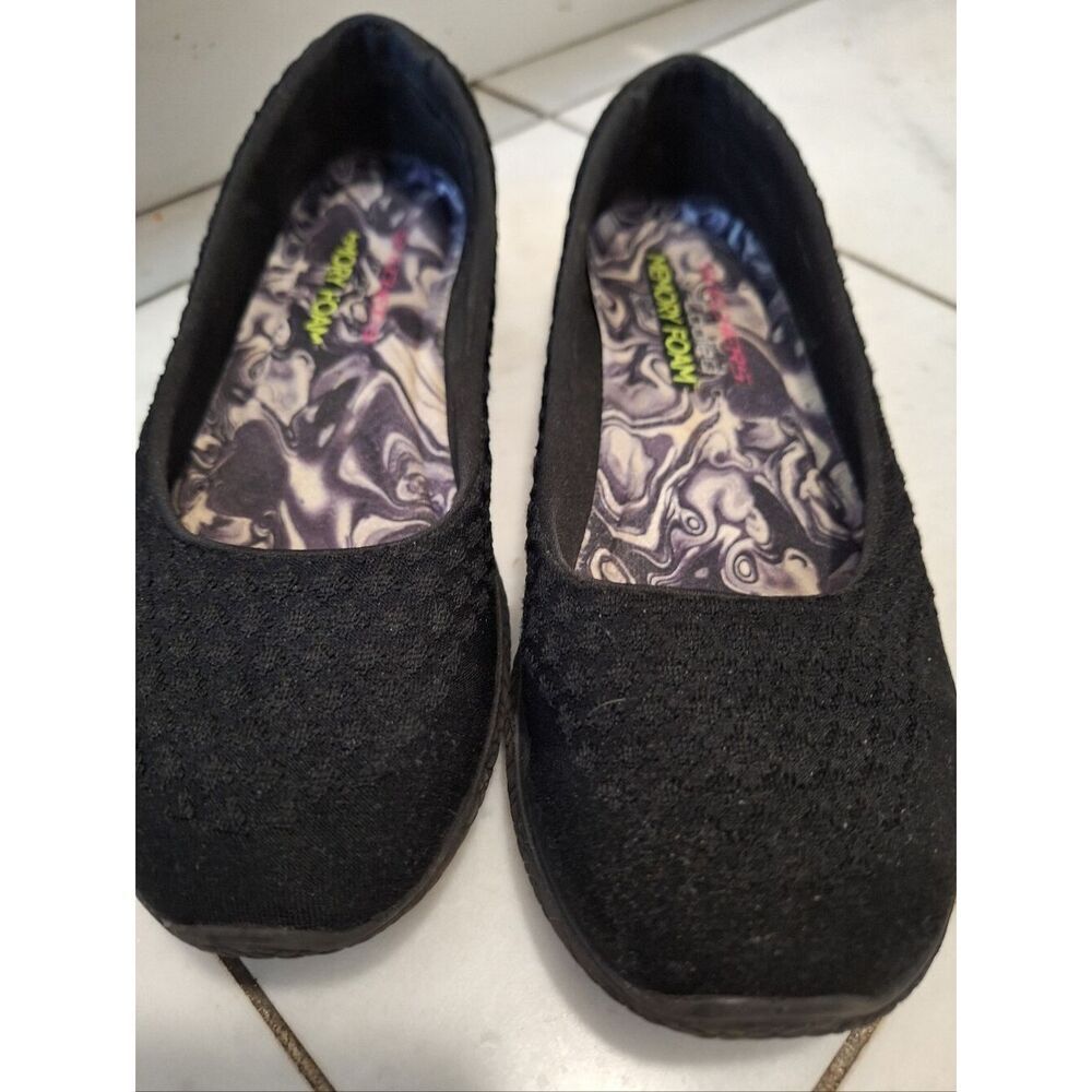 Sketchers Sz 7 Memory Foam Black Flat Slip-ons Sneakers